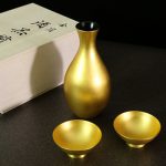山田平安堂の漆器の酒器揃、金箔、銚子、金盃