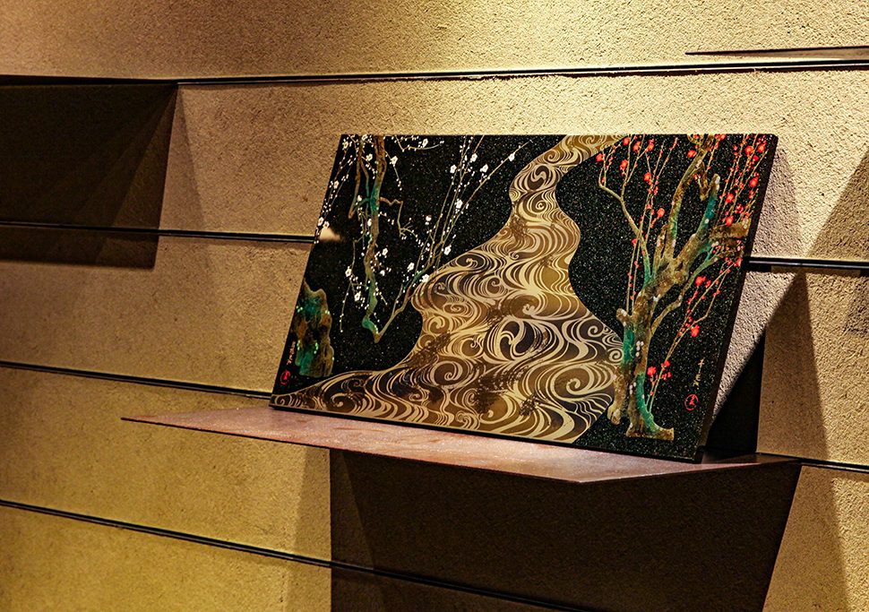 山田平安堂の漆器蒔絵の額、紅白梅流水之図、光琳写