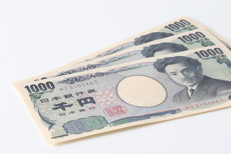 卒業祝いの金額相場は5,000円〜50,000円