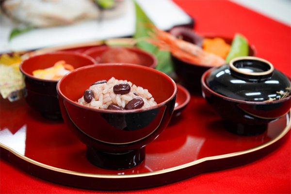 順番 お 食い初め 【お食い初めの正式な順番】生後100日を祝う膳の食べ方/行い方