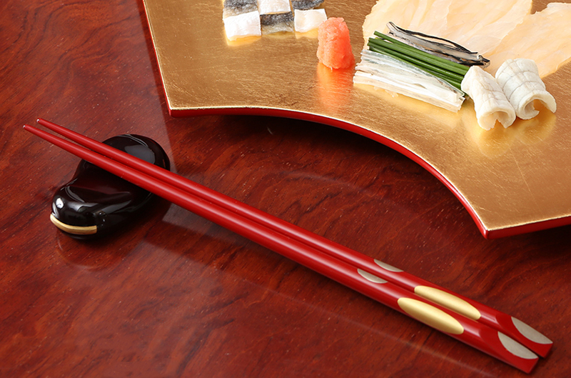 お月見デザインの食器で、いつもの食卓を華やかに