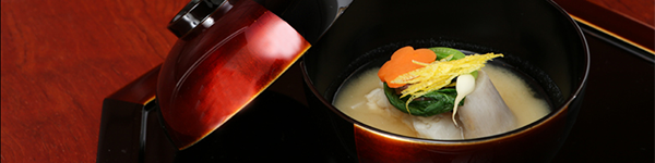 新しい年を迎えるにふさわしい漆器の雑煮椀