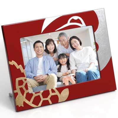 「家族のつながりを感じる」米寿のプレゼントは、山田平安堂のフォトフレーム 鶴亀
