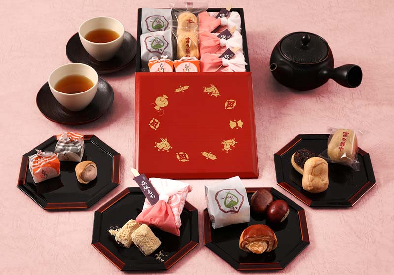高齢の方にも食べやすい口当たりの良い上品な山田平安堂の和菓子セット「一ヶ重」